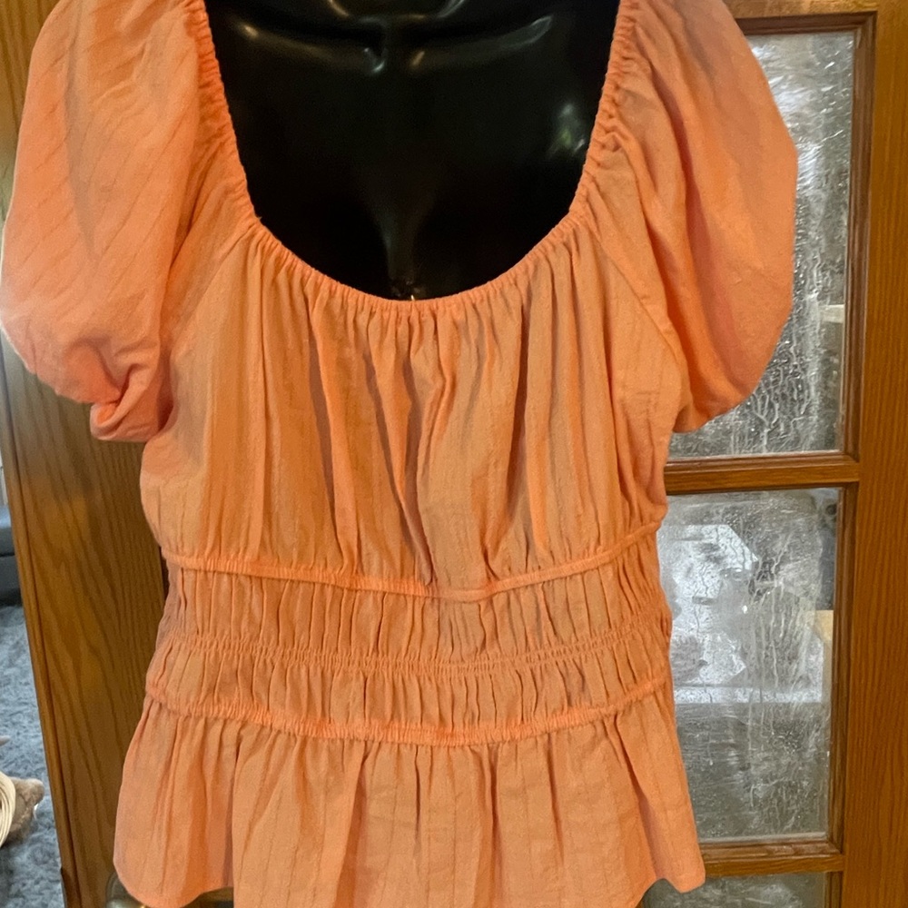 Celebrity Pink Coral Puff Sleeve Peplum Blouse - Picture 3 of 4